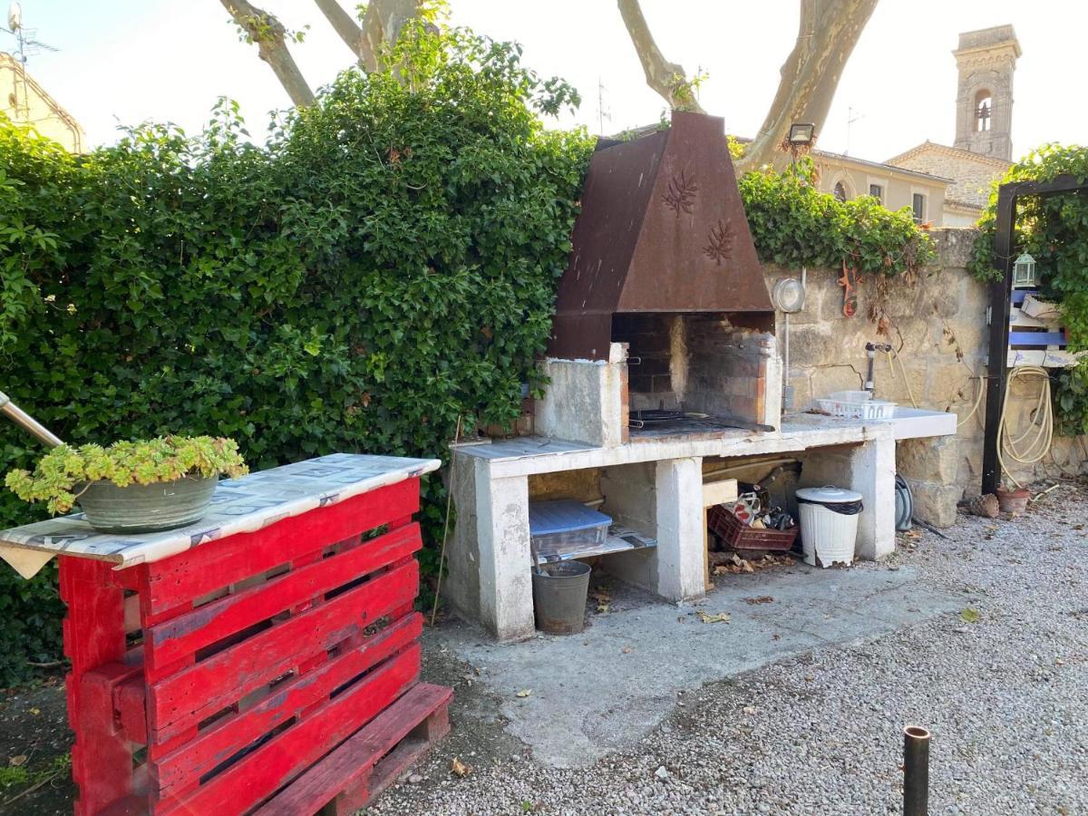 Apartamento Chez Marinette Le Cailar Exterior foto